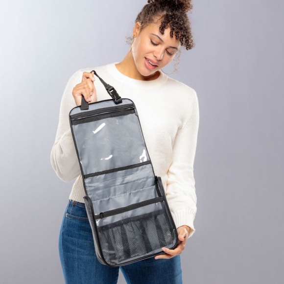 Hanging Traveler Case (Grey Windowpane) - Picture 2 of 2